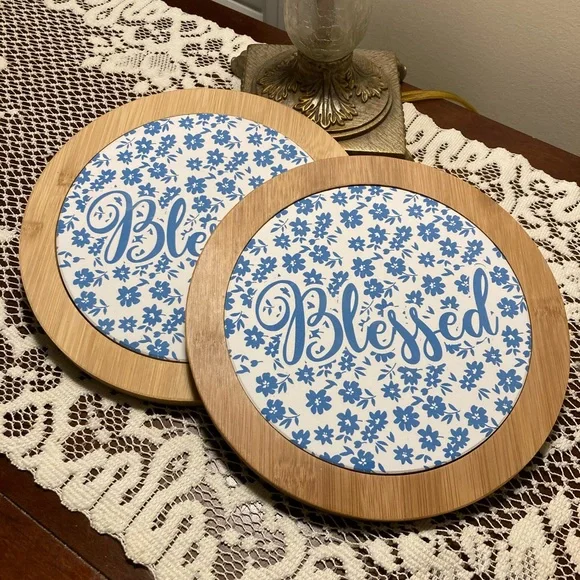 NWOT! 2 “BLESSED” TRIVETS Wood/ceramic with blue floral pattern - Picture 4 of 5